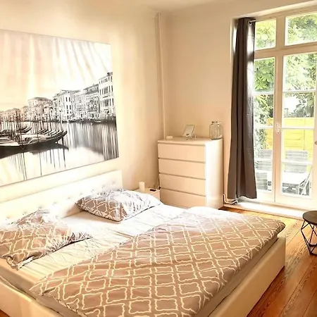 Doppelzimmer Mit Terrasse In Privatem Zuhause ホームステイ *