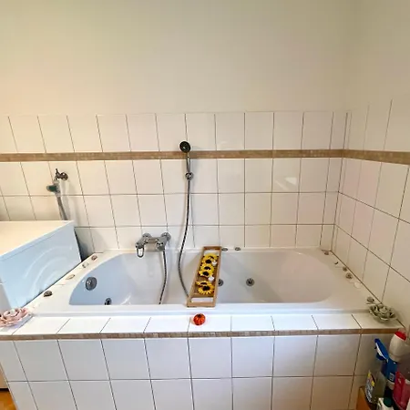 ホームステイ Doppelzimmer Mit Terrasse In Privatem Zuhause